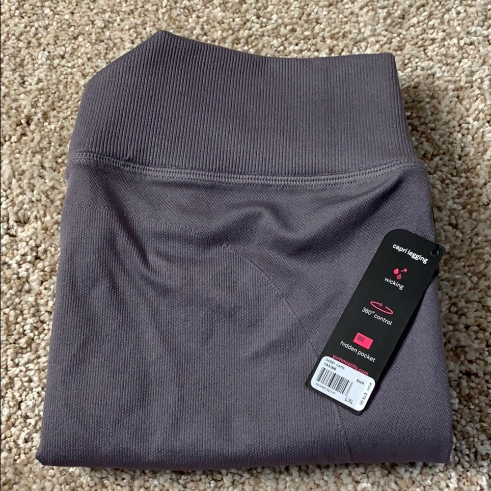 Yummie Capri Leggings